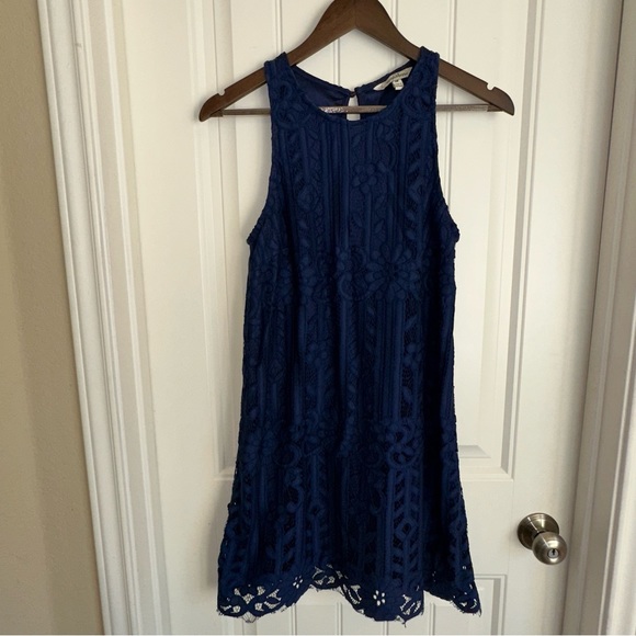 Speechless, navy blue lace shift mini dress 
Juniors medium - Picture 2 of 6